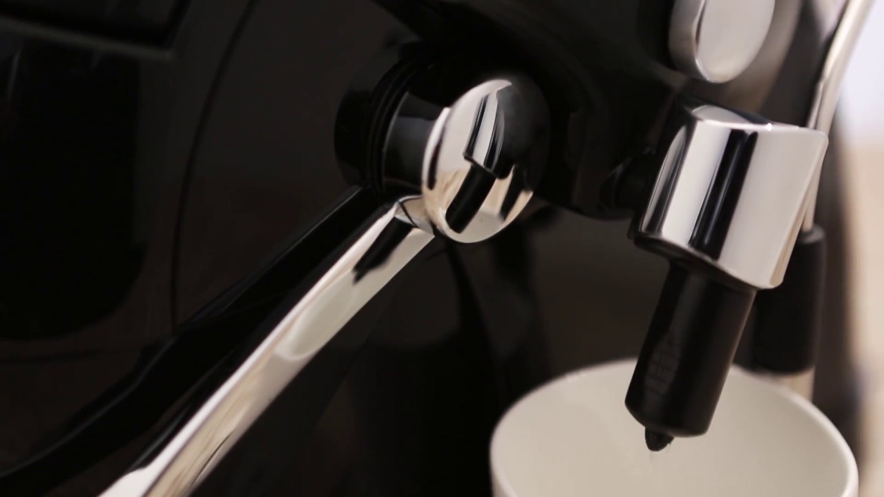 Como Limpar Internamente sua Cafeteira Três Corações | GESTO | TRES