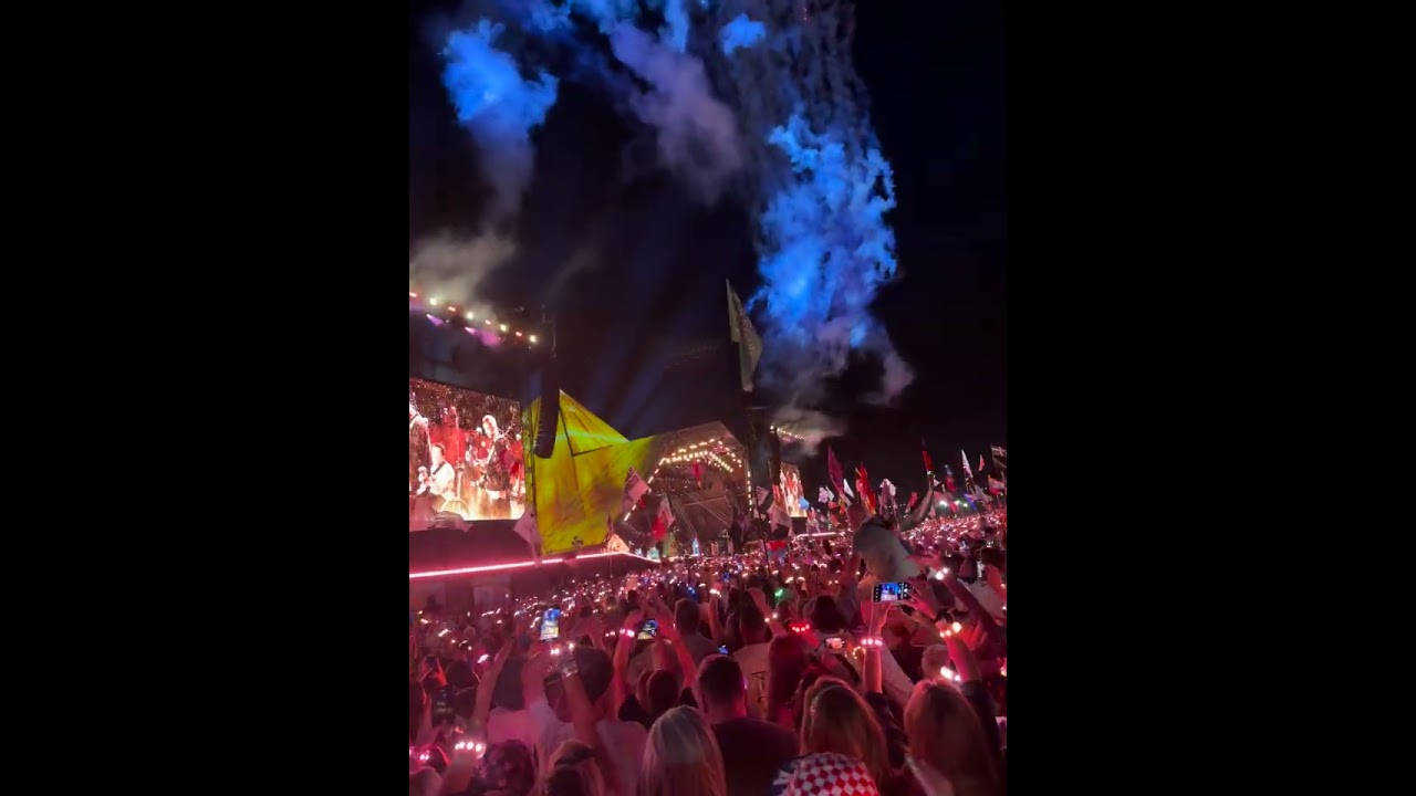 Coldplay - Fix You - Glastonbury 29/06/24 with Micheal J Fox 