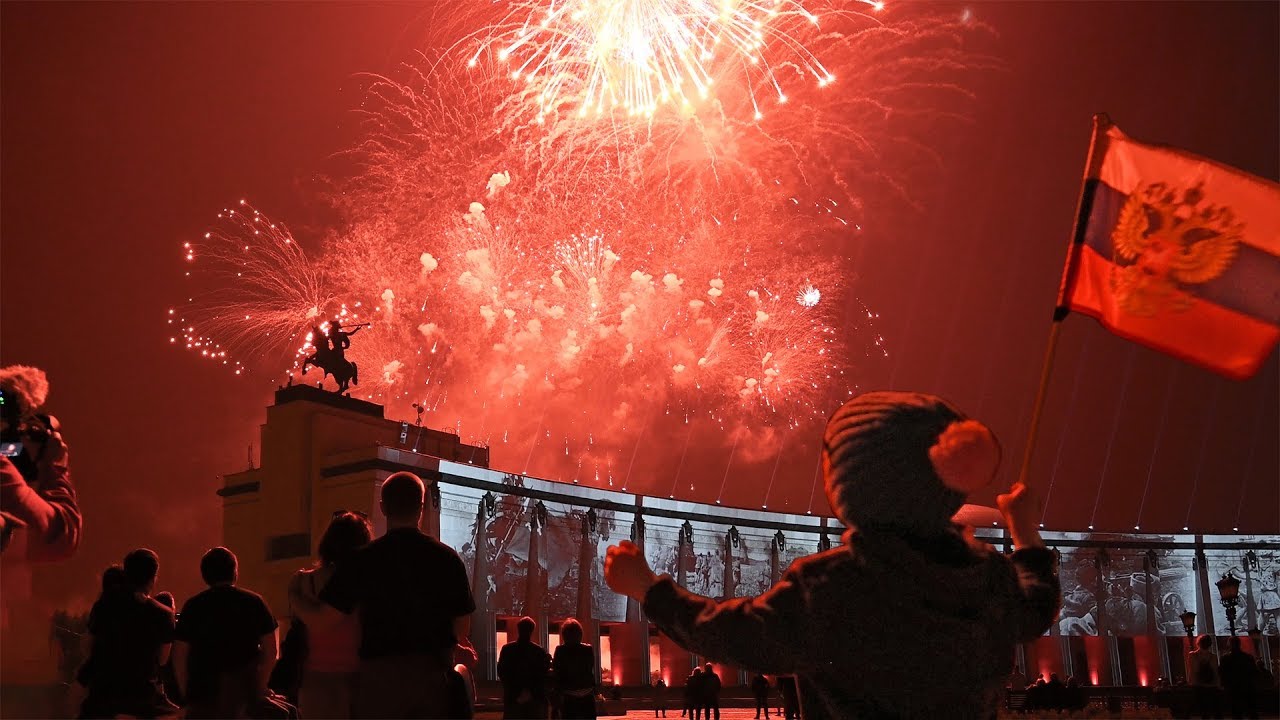 Victory Day in Moscow: Immortal Regiment, Fireworks, Victory Park. No Narration.