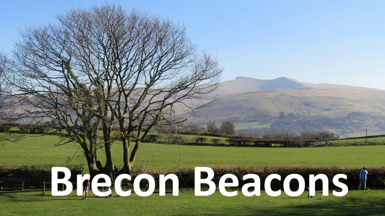 Wales Pt.1 Arriving at the Brecon Beacons CAMC site and walking  the towpath of the canal to Brecon.