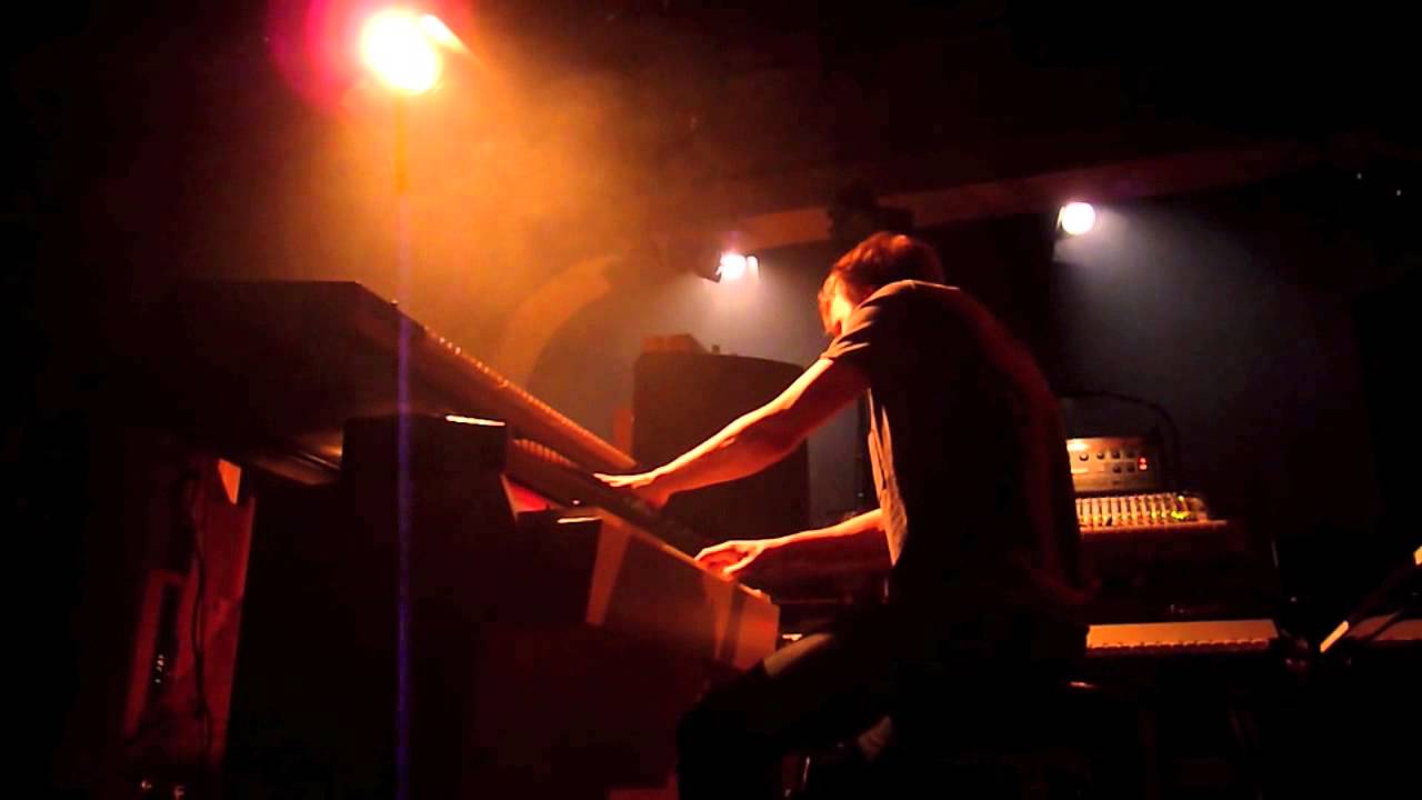 Nils Frahm @Handelsbeurs, Ghent, Belgium - music with wood and wires