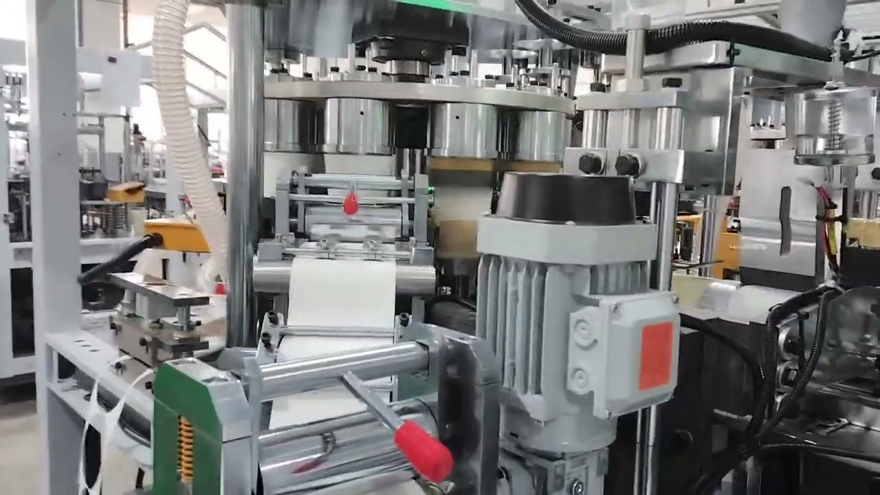 The 65oz single-tray paper cup machine for the Indonesian customer has been completed.