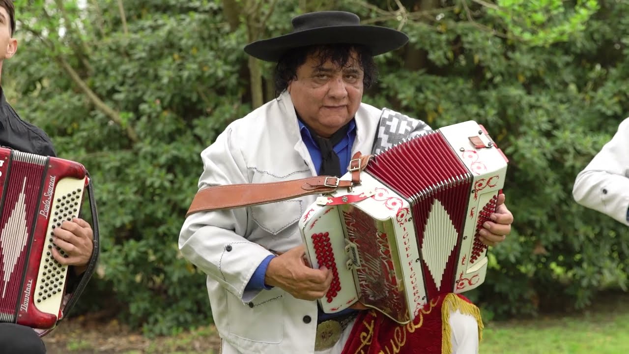 SOS BANDERA CHAMAMÉ - MIGUEL FIGUEROA Y SU CONJUNTO AMANECER CAMPERO