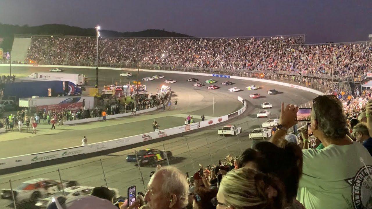 A SOLD OUT North Wilkesboro Speedway on Aug 31st