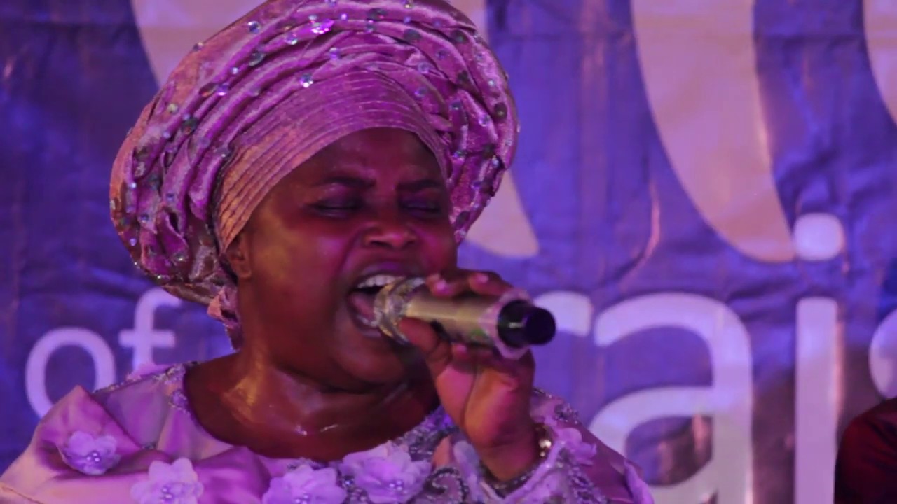 Bisi Alawiye-Aluko @Altar of Praise 2019