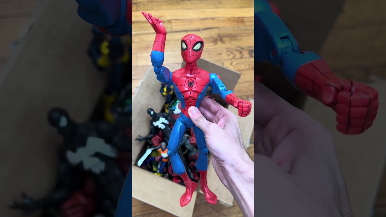 Is anything valuable?!😳 #dc #dcfigures #actionfigures #actionfigurecollection #marvellegends #toys