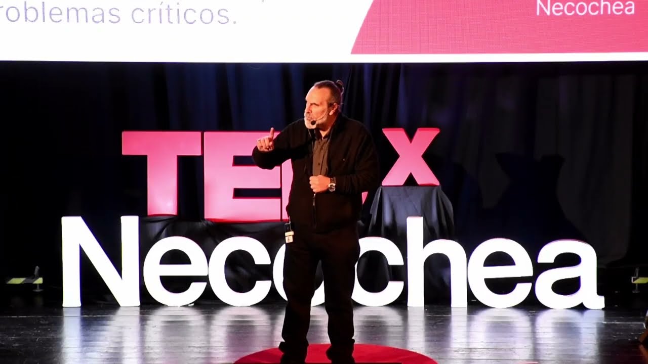 Divergente. Soluciones Creativas, Problemas Críticos | Miguel Angel Sileo | TEDxNecochea