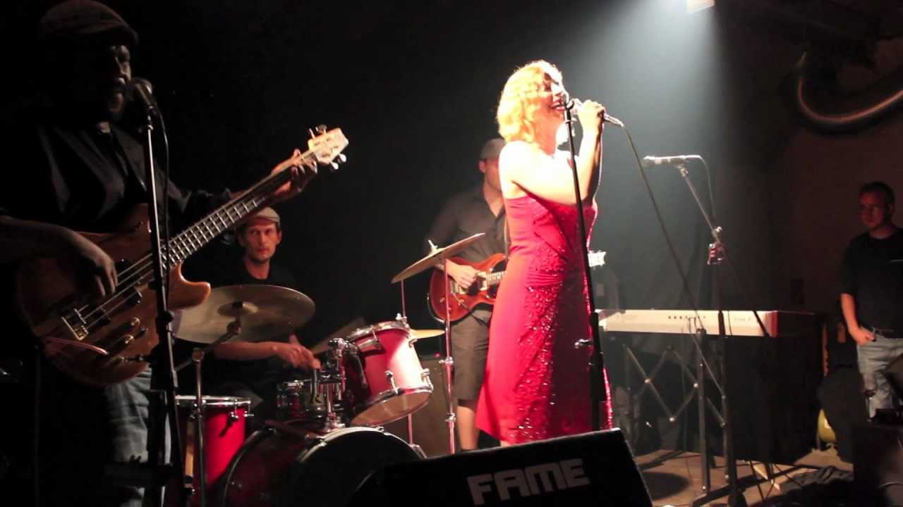 Lilian & The Barintones - Red Carpet Night