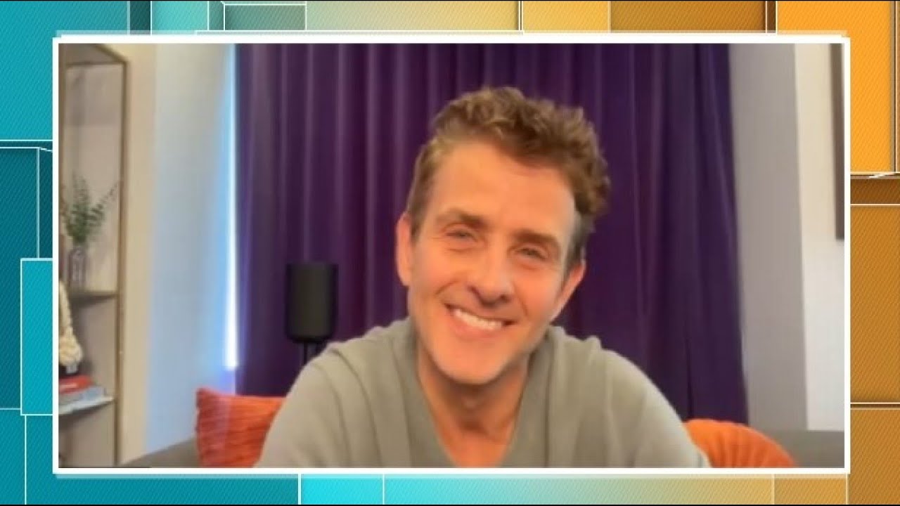 Joey McIntyre brings the holiday magic in new rom-com ‘Jingle Bell Love’