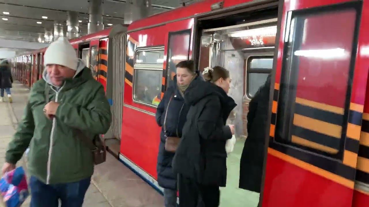 Тематический поезд 81-740/741.4 “Русич” “Музей победы. Путь к победе” №52 на станции метро Мякинино