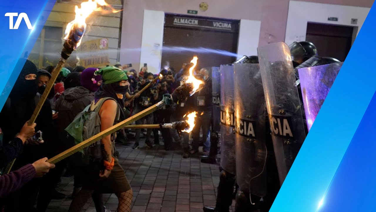 La marcha 8M termin&oacute; en violencia y enfrentamientos con la polic&iacute;a