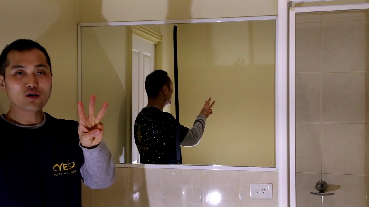 how to clean a mirror without streaks