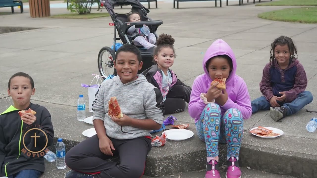 Ministry in Motion with Beverlys Hearty Slice. Showing the Love of Christ on the streets!