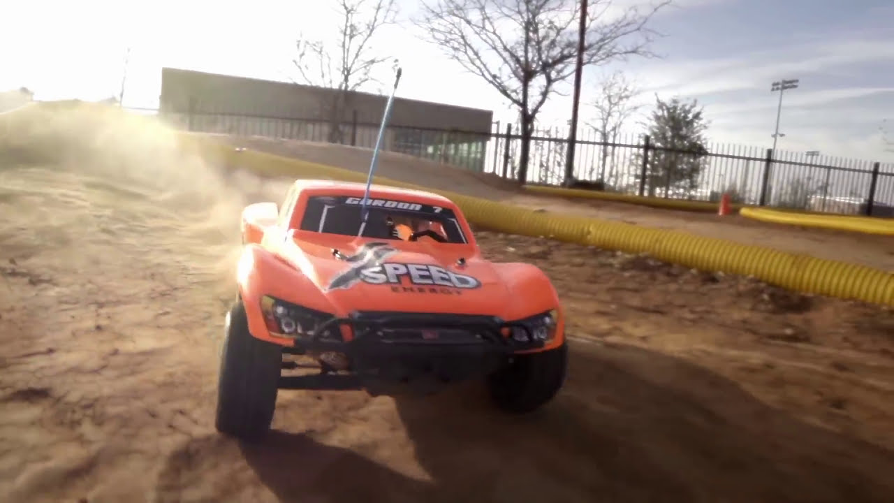 Traxxas Nitro Slash -- TRX 3.3 Power, 50+mph!