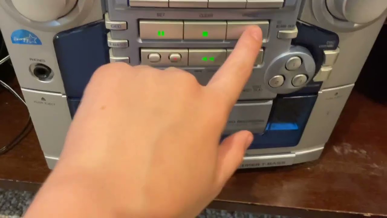 AIWA CD/Cassette tape player Sounds