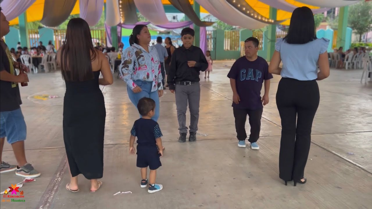 Baile de clausura en Ahuatitla, Hidalgo. Trío Único del son / Banda ilusión.
