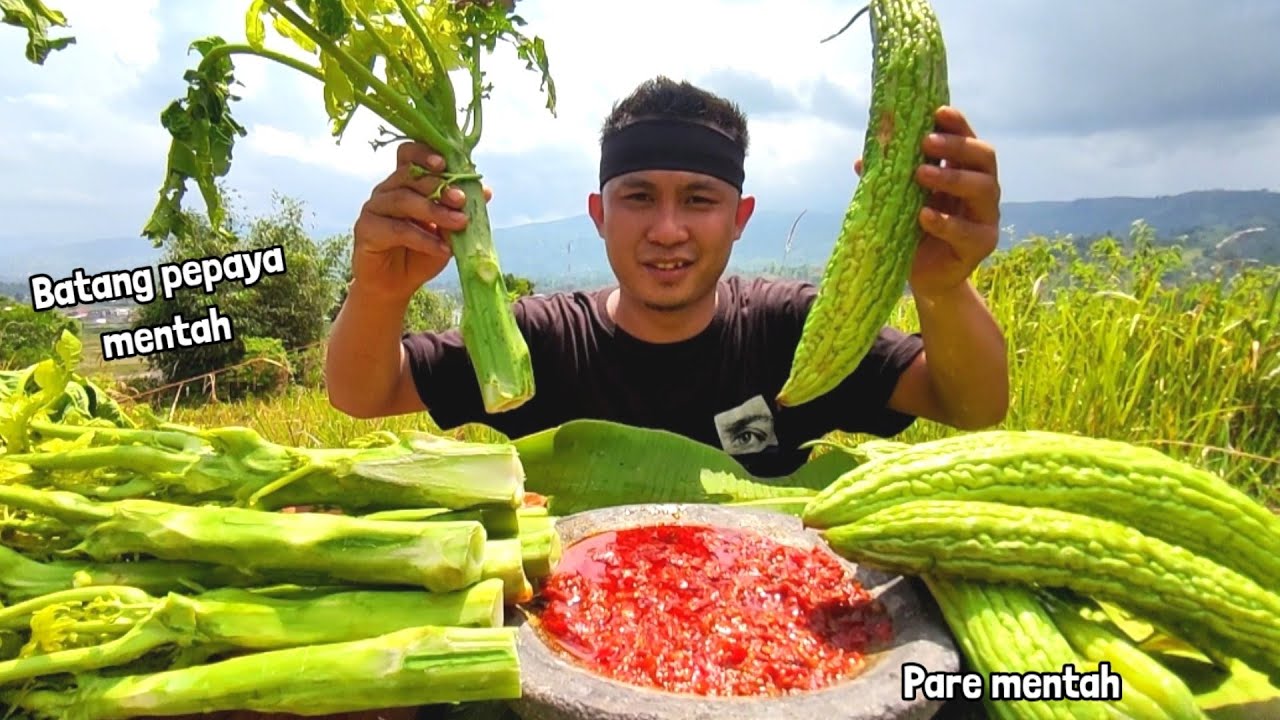 MUKBANG BATANG PEPAYA MENTAH + PARE MENTAH TANPA NASI - SAMBAL TERASI SUPER PEDAS🔥