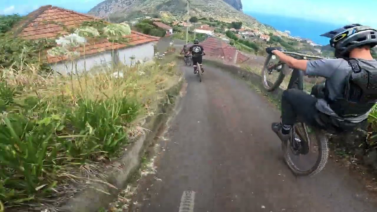 Freeride Madeira!  Riding a rattly hire bike on the world's finest trails 🤟🏽