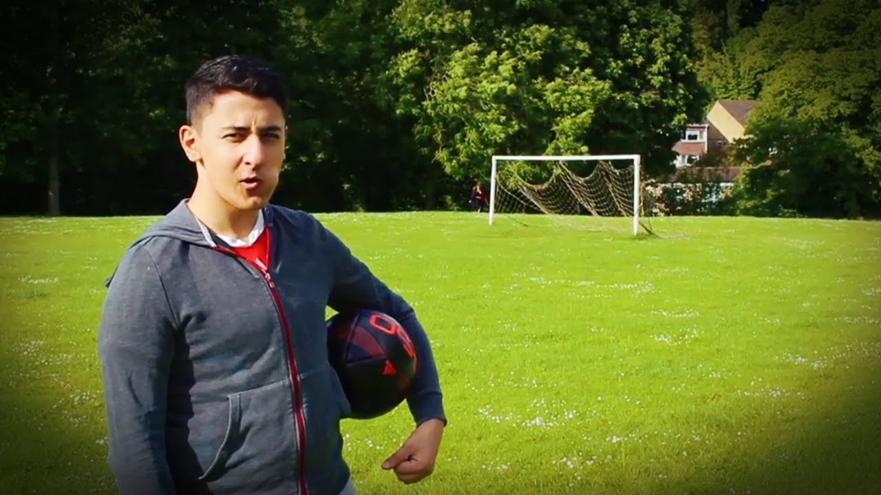 AnEsonGib Plays Football