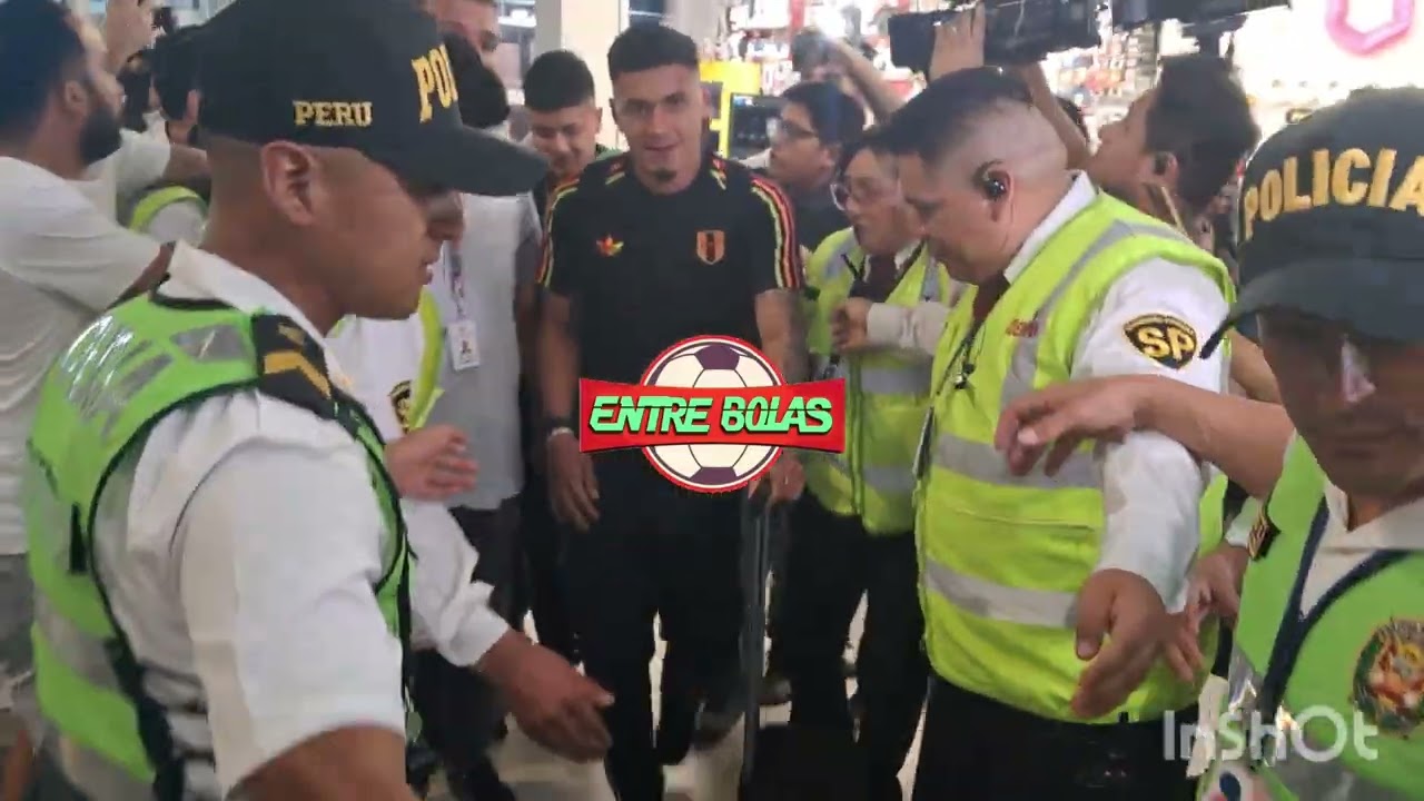 Selecci&oacute;n Peruana se embarc&oacute; a Francia para amistoso ante Senegal