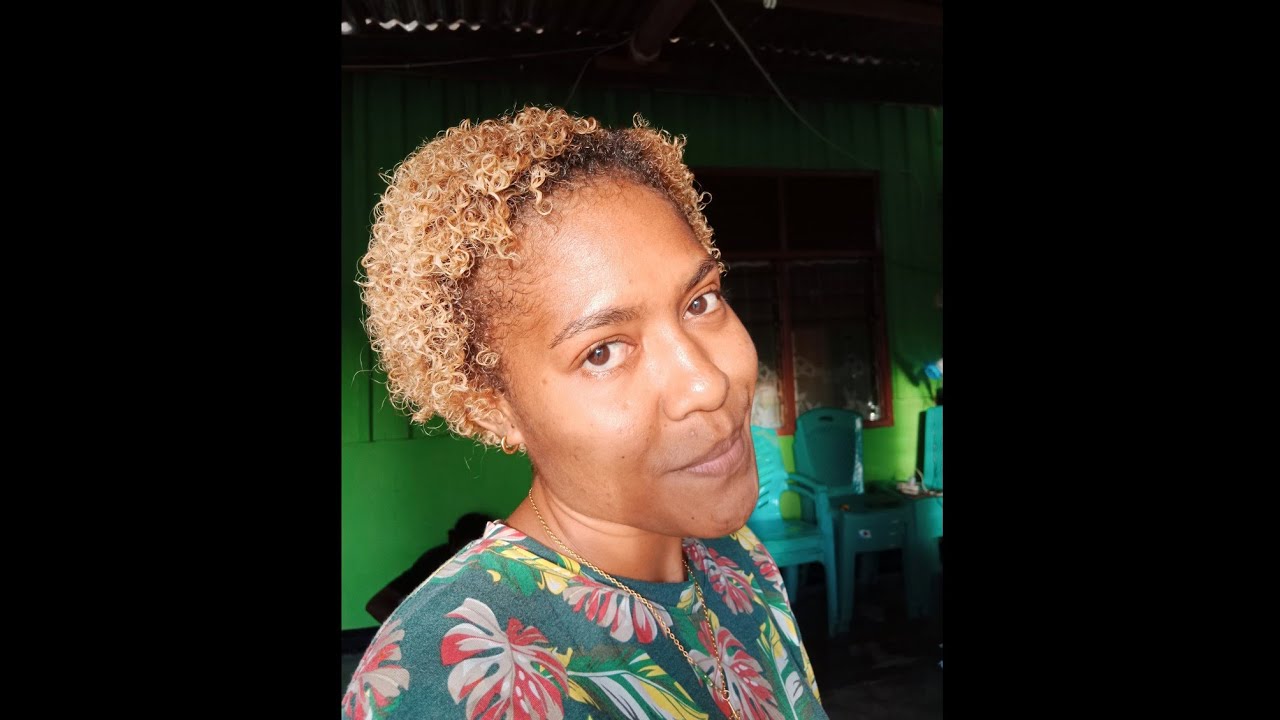 Styling Rambut Keriting menggunakan Skala Brazil😍#rambutkeriting#perempuanpapua