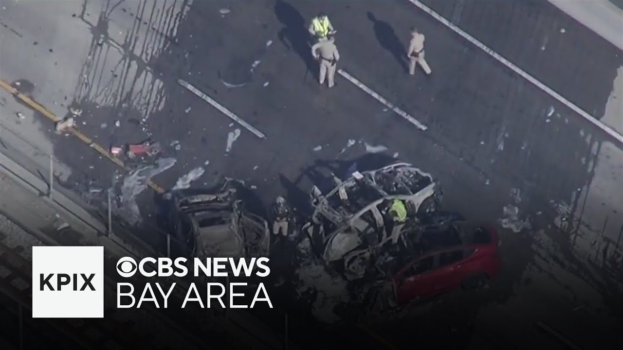 At least 2 dead in fiery crash involving Teslas in San Jose on Highway 87