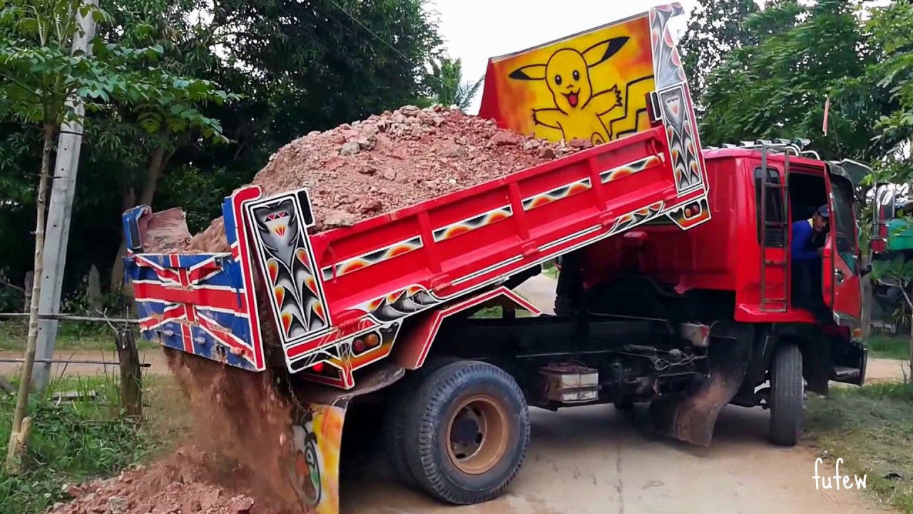 รถบรรทุก 6 ล้อดั้มดิน Dump Truck  สีแดงสดใส รถไถคูโบต้า Tractor KUBOTA