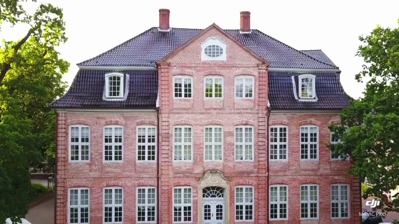 Pinneberg Stadt Drostei ~ Sky Luftaufnahme DJI ~ Schleswig-Holstein Palais Rokoko Dingst&auml;tte