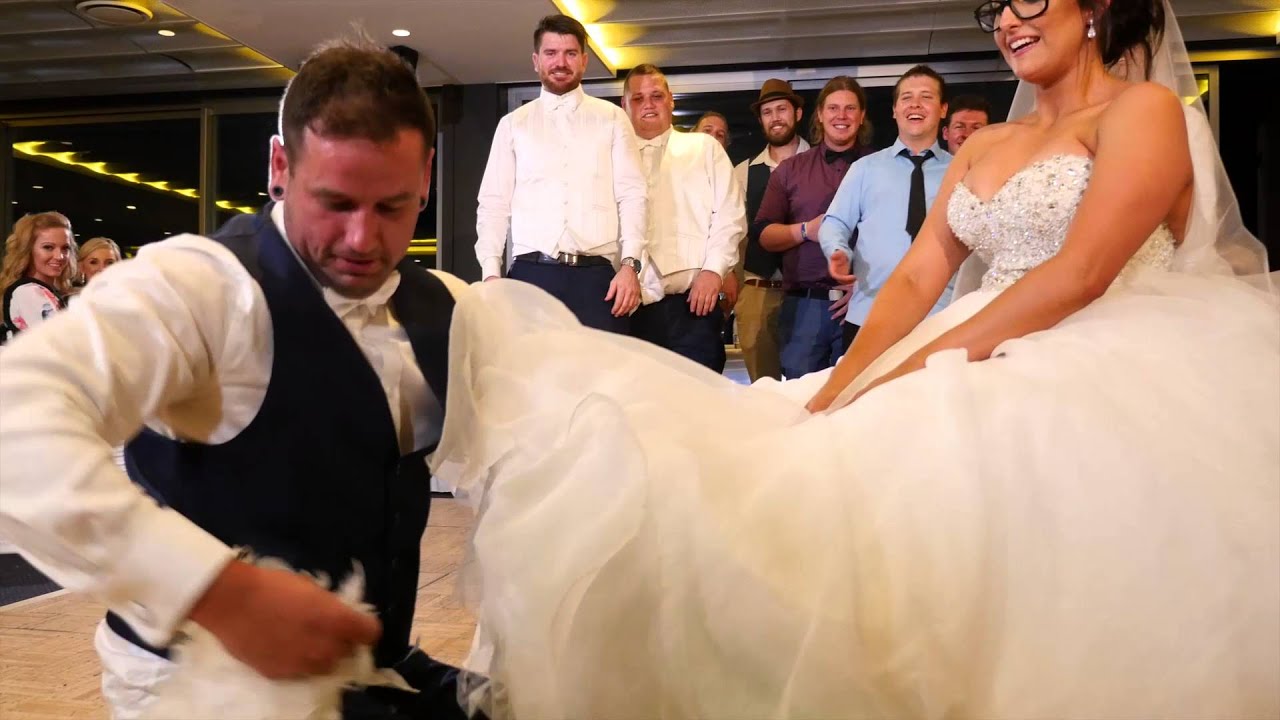 Garter toss