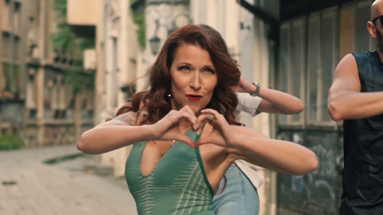 Laure Préchac - L' amour est La (Clip officiel)