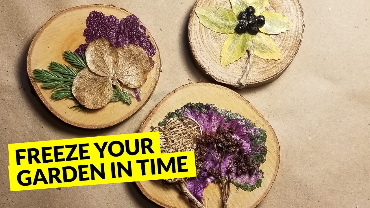 Dried flowers wood slice Christmas ornament - pressed flowers from your garden!