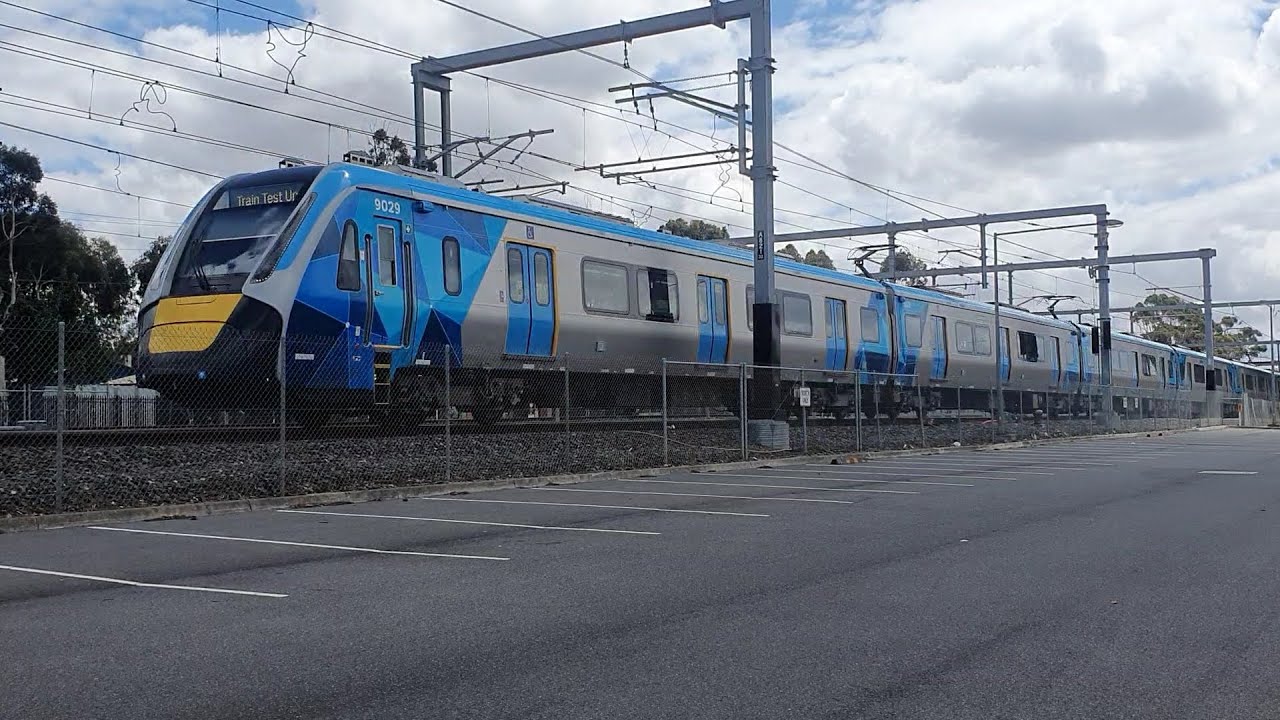 4 minutes of Spotting trains