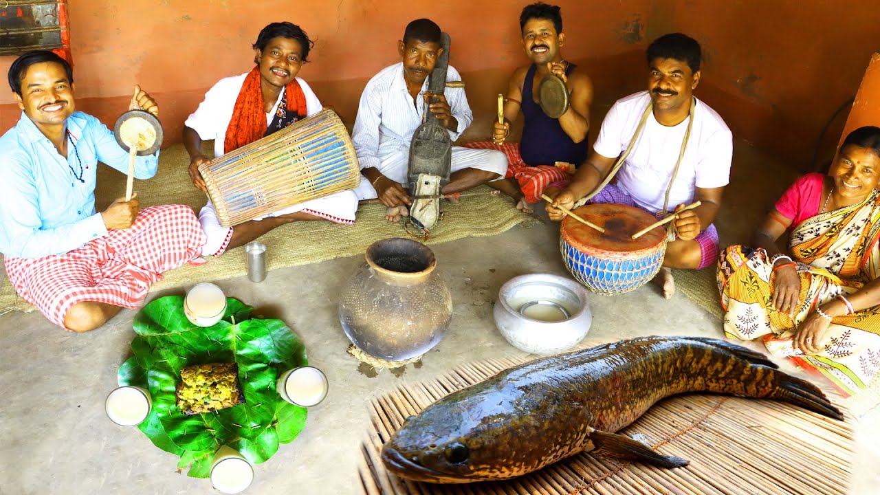 Today we cook and ate traditional tribe food with Santali tribal family | village Cooking vlog