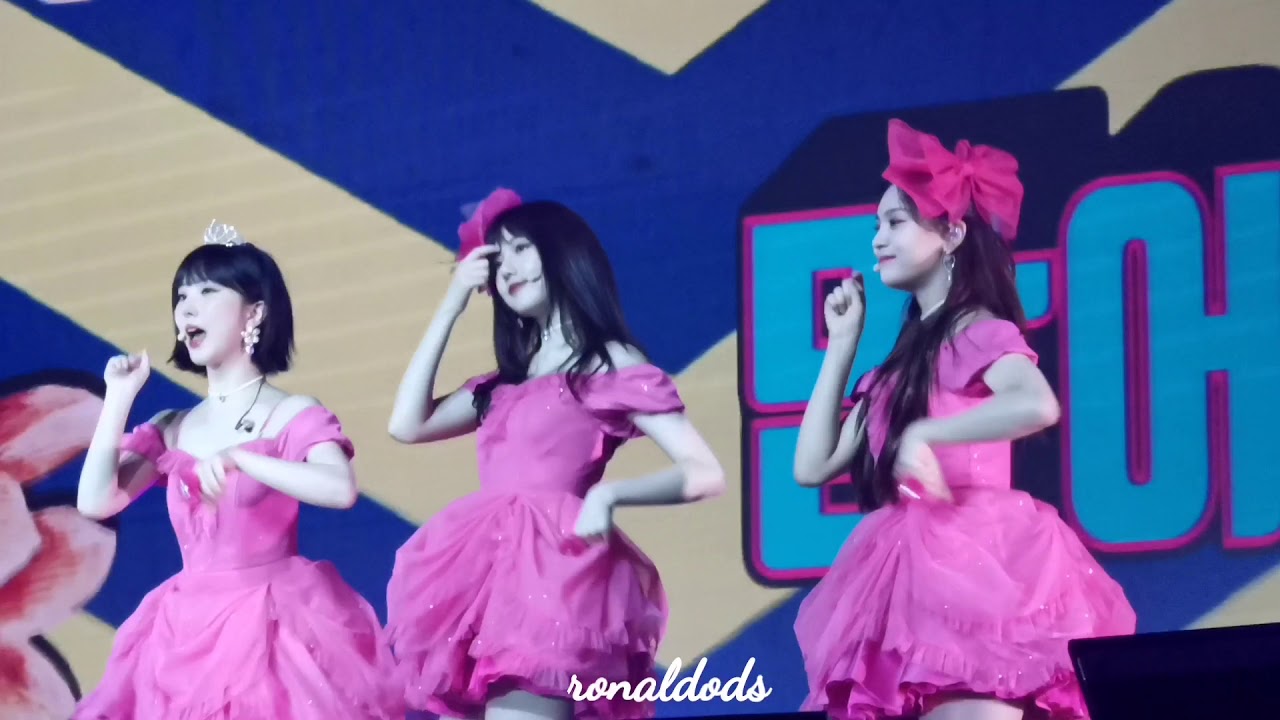 HUG HUG (Yerin,Eunha,Umji) - Shy Boy @ Go Go GFRIEND in Jakarta