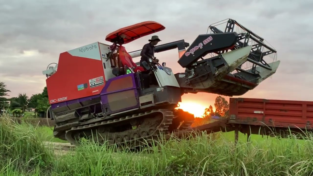 Best machine Kubota DC 120x Tractor rice harvester / ម៉ាស៊ីនច្រូតស្រូវ /Tractor Khmer