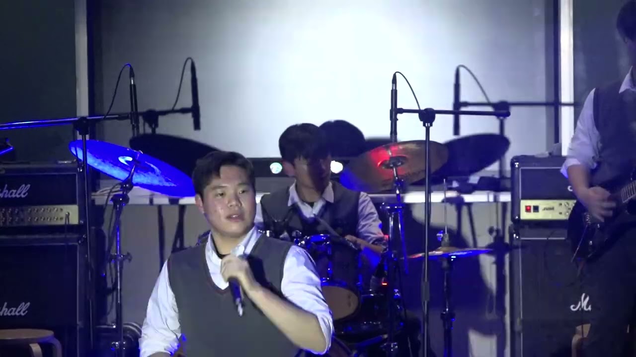 Kyung Hee Sempre band 26th 졸업 공연 행진