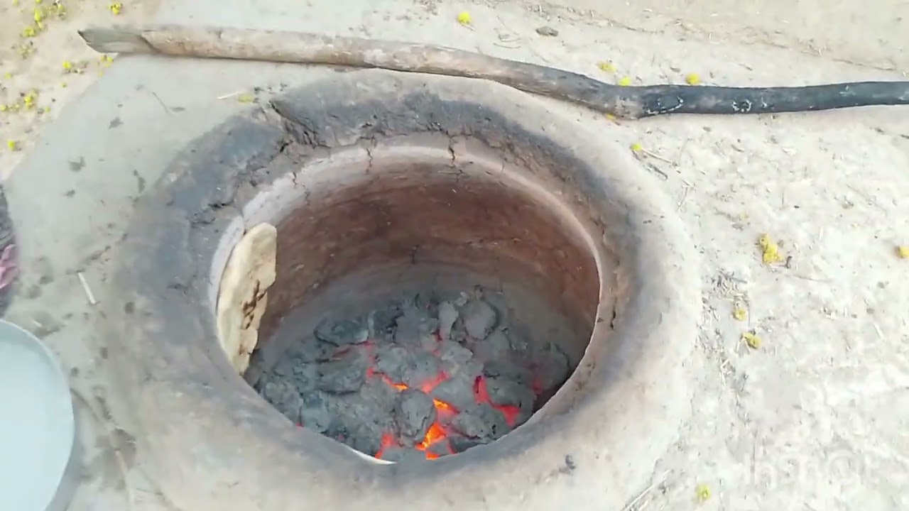 گاؤں کی سادہ زندگی کا خوبصورت منظر  