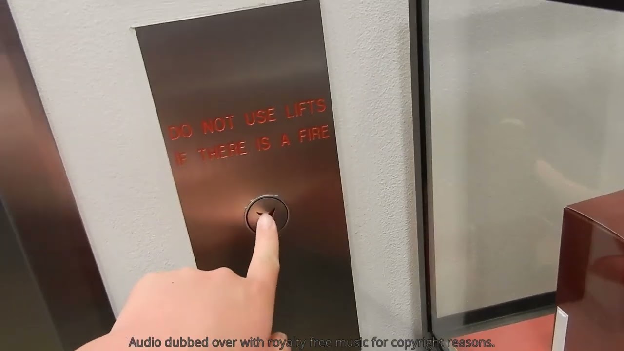 Robina Town Centre ELEVATOR CHALLENGE!