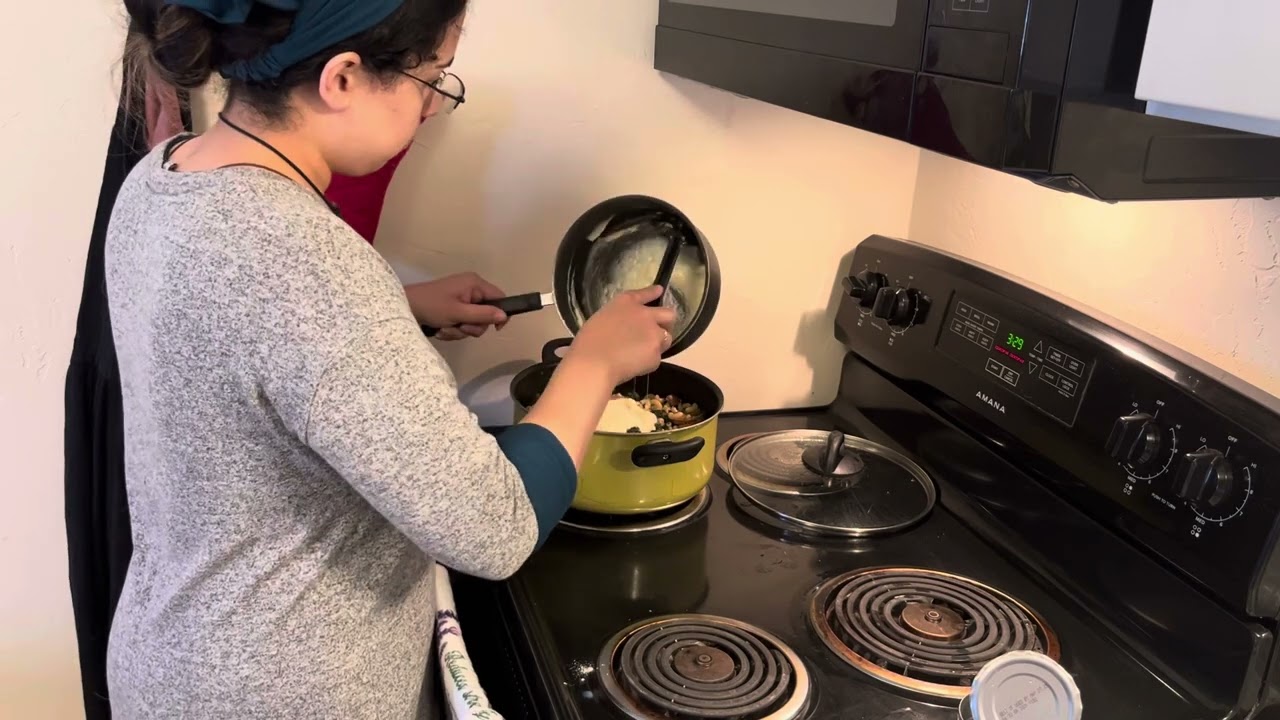 Day in the Life of a Homemaker | Prayer, Ministry, and Meal Prep