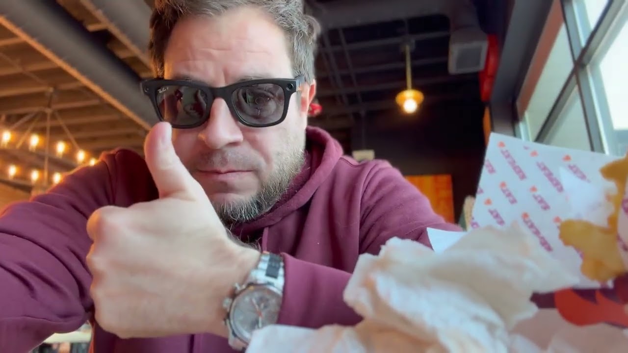 Big Chicken Shaq: Crispy Sandwiches & Tenders by Shaquille O’Neal