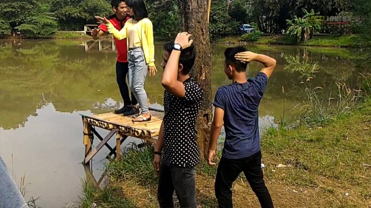 GILAAAA...KOCAK BANGET GOYANGNYA LESTI RIZKI RIDHO RAFLI