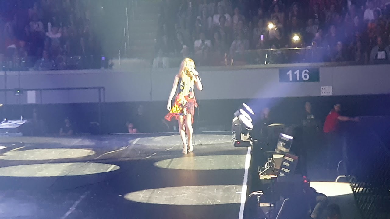 "Pour Que Tu M'aimes Encore" Celine Dion Live in Manila @MOA on July 19,2018