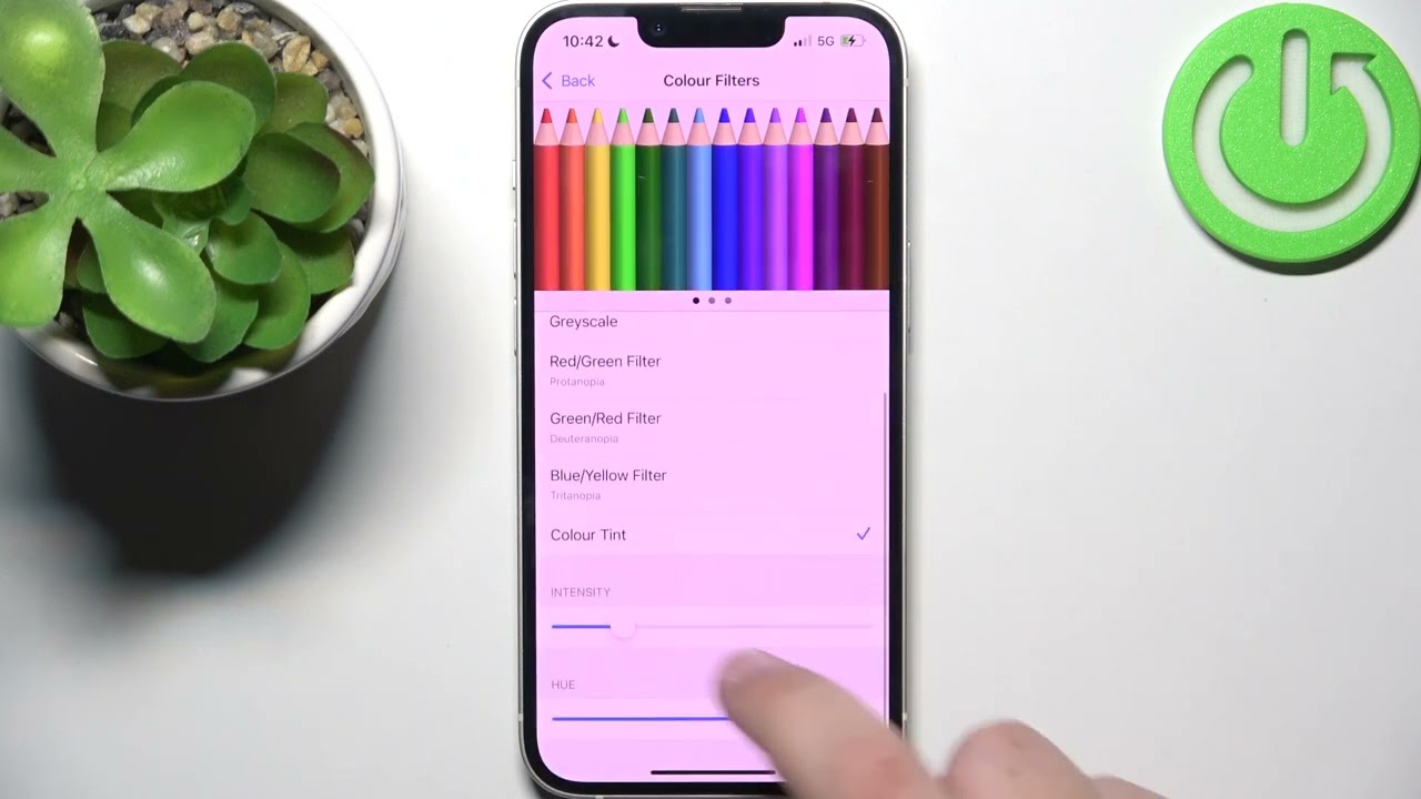 How to Adjust Screen Color on iPhone 16e