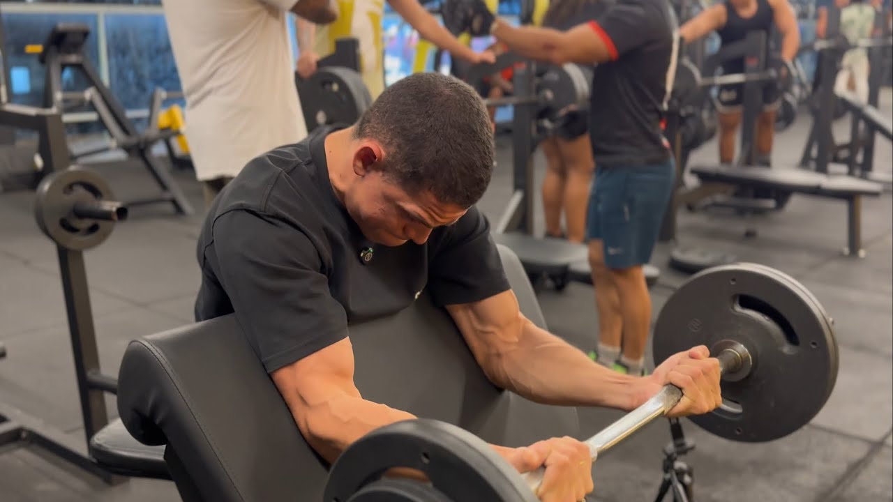 Minha rotina morando sozinho aos 22 anos | trabalho + Gym vlog