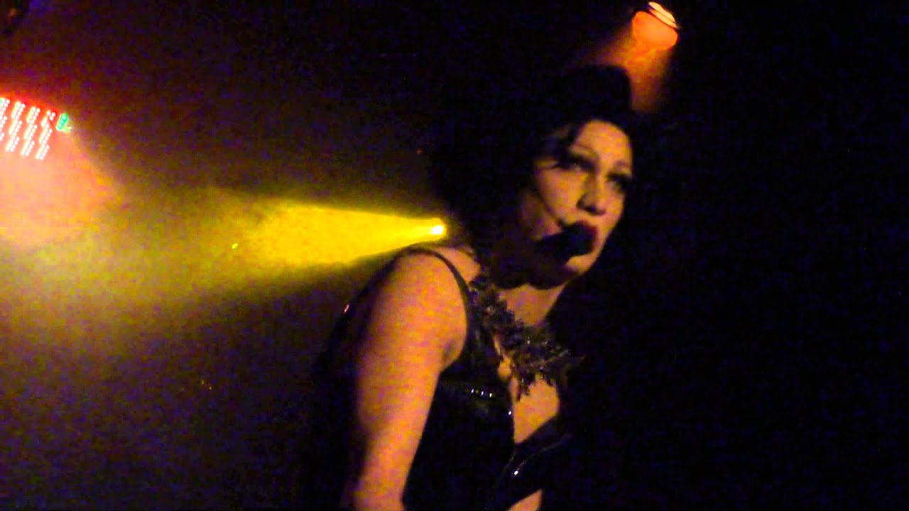 Jinkx Monsoon sings 
