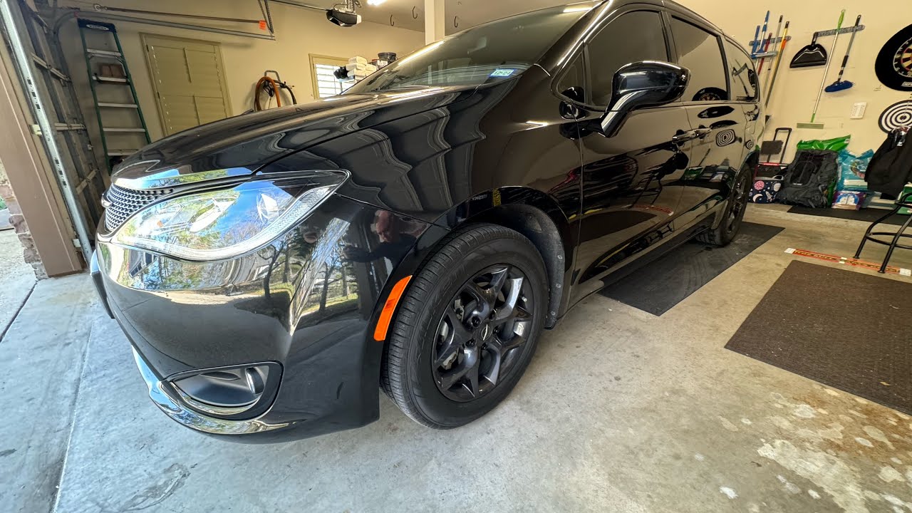 Chrysler Pacifica 2020 Center Console stuck DO NOT CUT OR REMOVE CONSOLE WATCH THIS FIRST