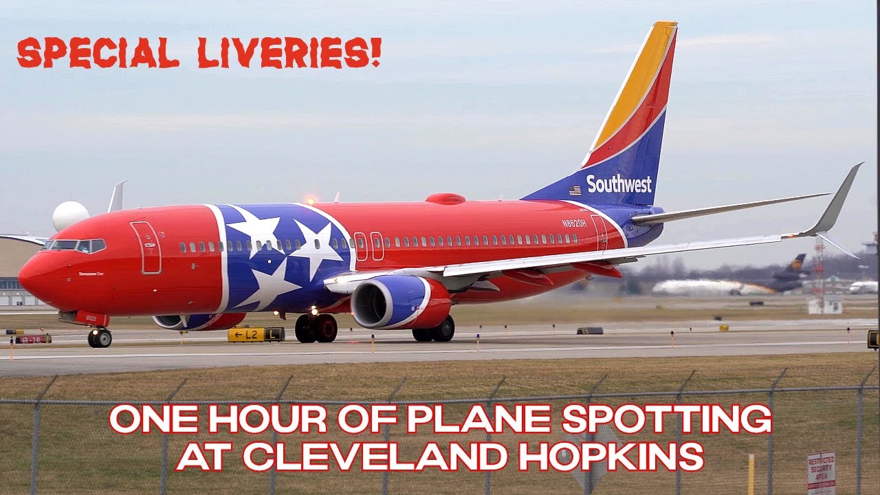1 HOUR OF PLANE SPOTTING AT CLEVELAND HOPKINS. Special Liveries. Chicago Bears 757 Charter & More!