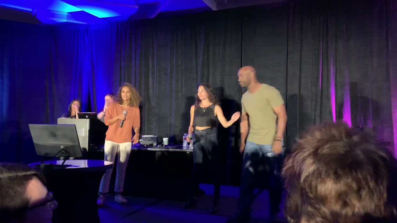 Lucifer cast (Lesley-Ann Brandt, Inbar, & DB) karaoke to 