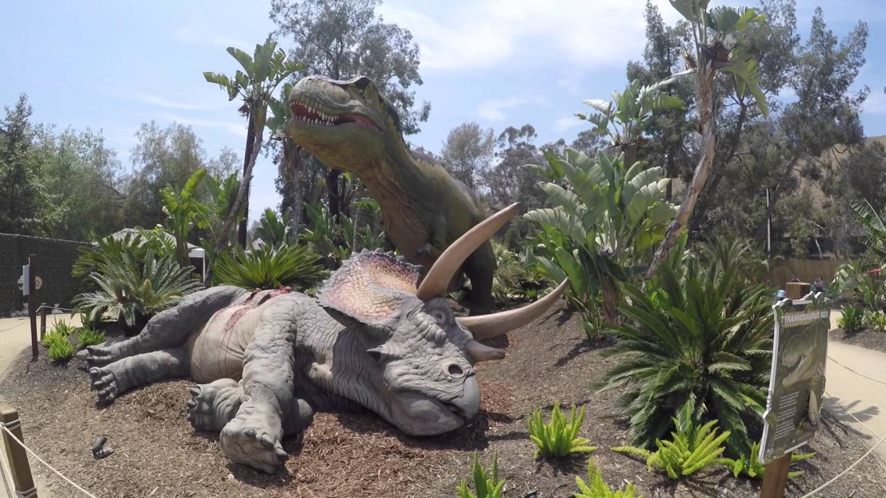 LA Zoo Dinosaurs Unextinct 2016
