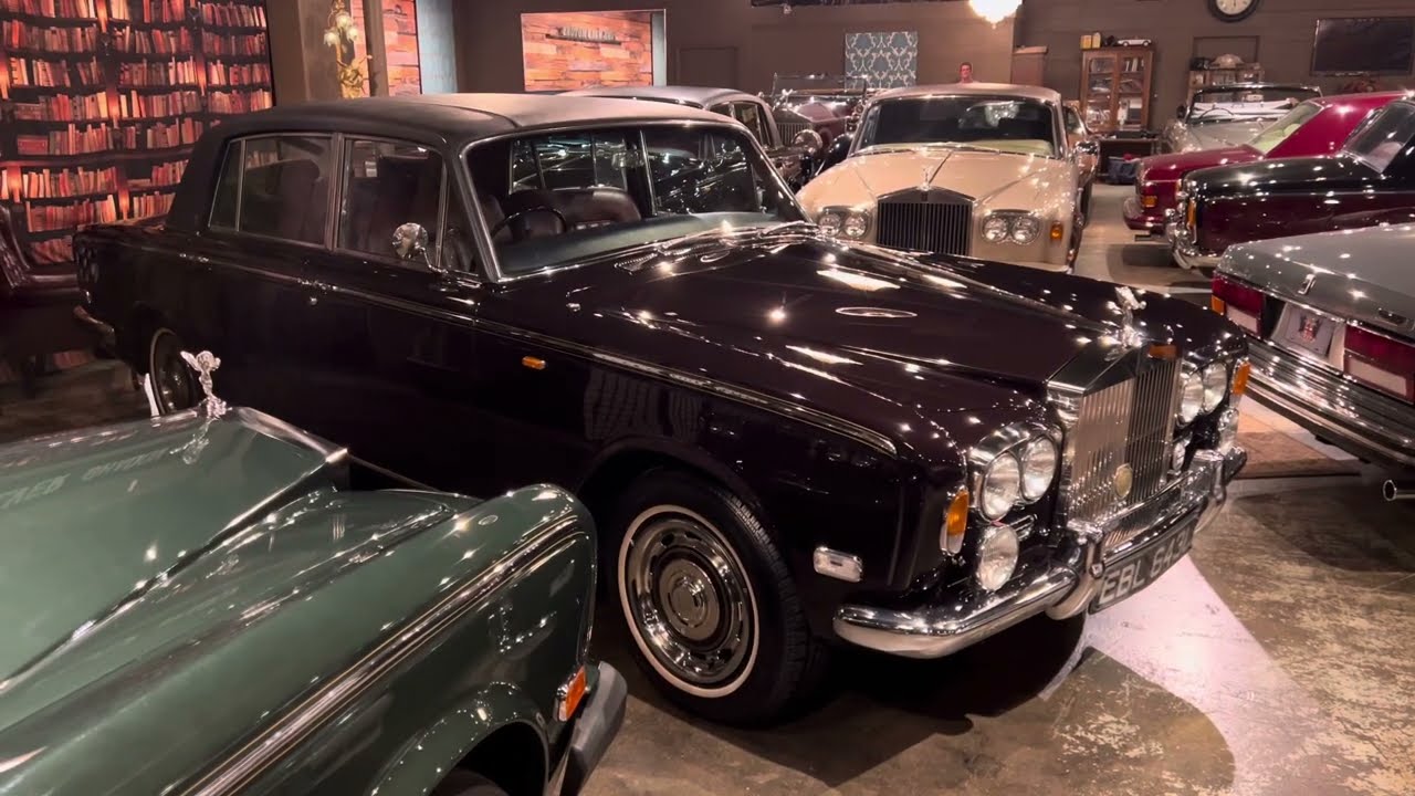 Real gold fine lines! - 72 Rolls-Royce Silver Shadow LWB With division